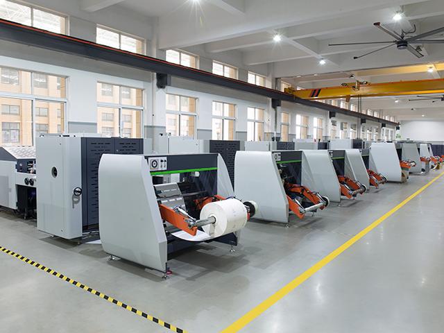 Adotando m&aacute;quinas de bolsas de papel totalmente autom&aacute;ticas